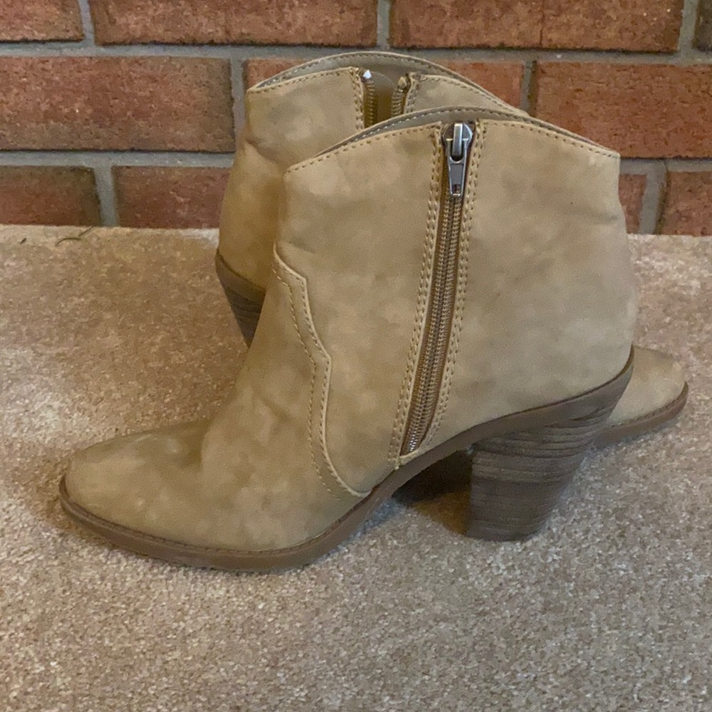 Dolce Vita Western Booties Size 8.5.